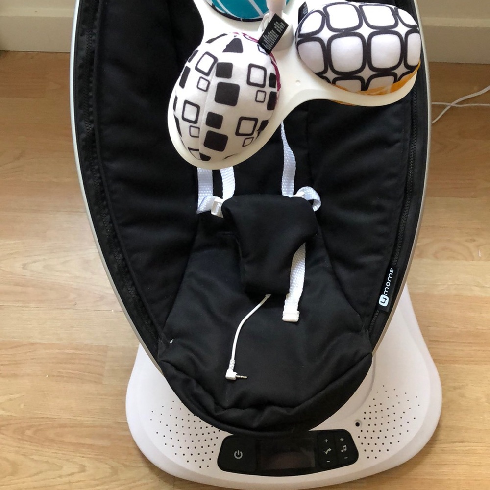 4 moms MamaRoo